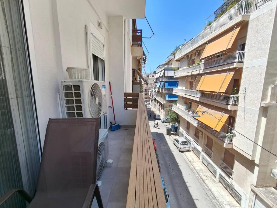 Chic Apartment Near Acropolis Athens Exterior photo