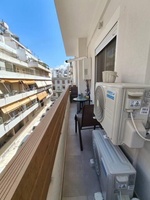 Chic Apartment Near Acropolis Athens Exterior photo